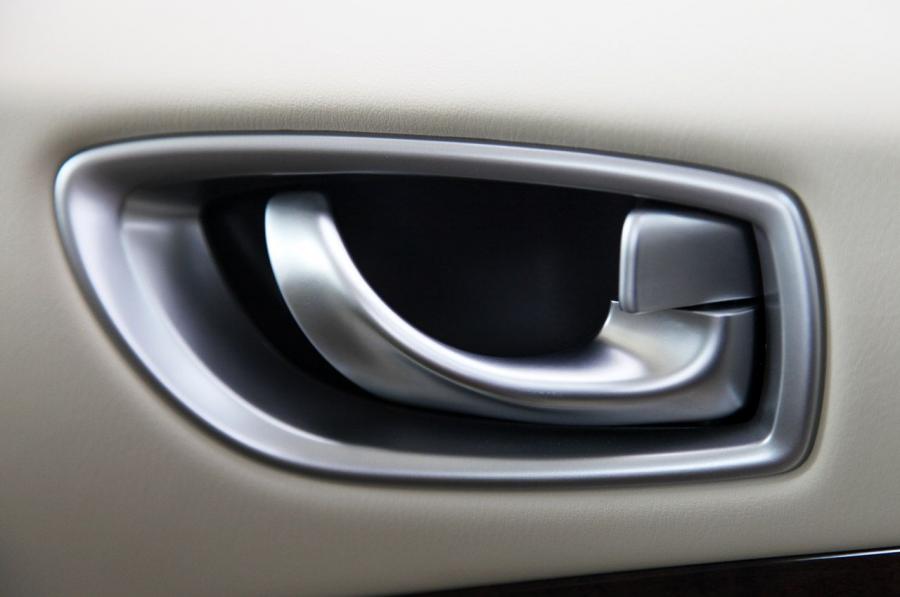  Infiniti JX35 2013 года  (фото 43 из 95)